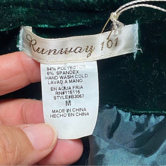 Runway 101 Maxi Skirt Women's Size Medium Emerald Green Embroidered Velvet Skirt - Picture 12 of 13